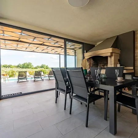 Descansa Villa *